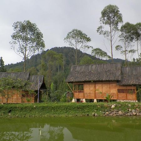 Villa Kampung Karuhun Sutan Raja Bandung Dış mekan fotoğraf