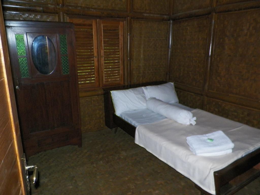 Villa Kampung Karuhun Sutan Raja Bandung Oda fotoğraf