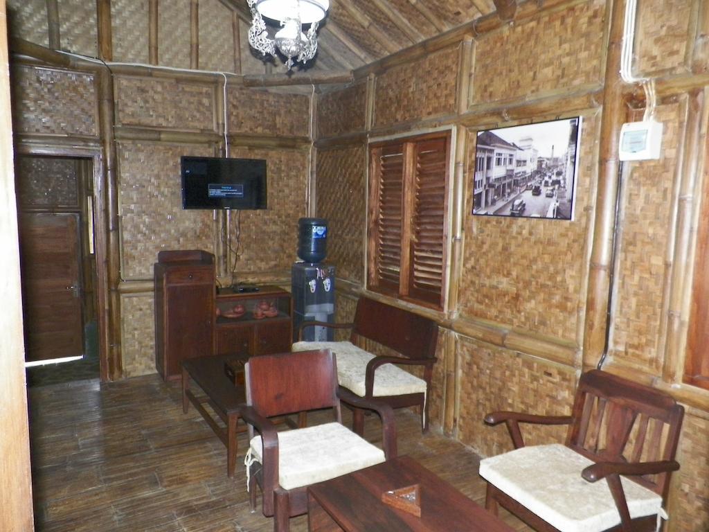 Villa Kampung Karuhun Sutan Raja Bandung Oda fotoğraf