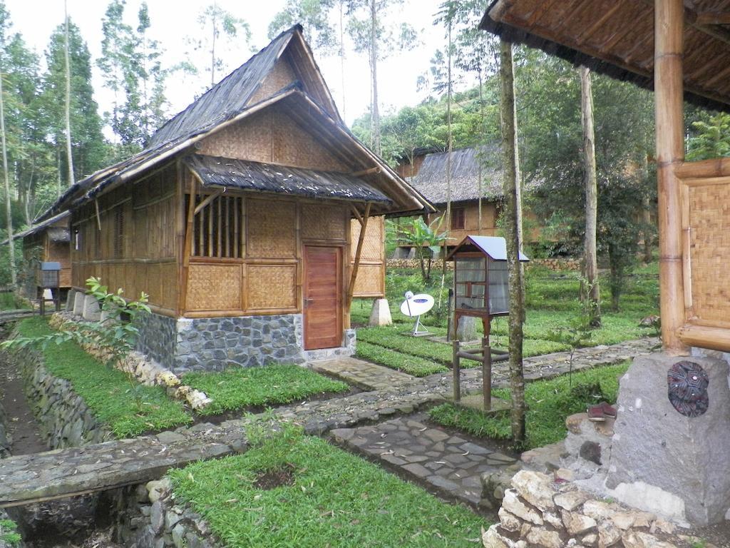 Villa Kampung Karuhun Sutan Raja Bandung Dış mekan fotoğraf