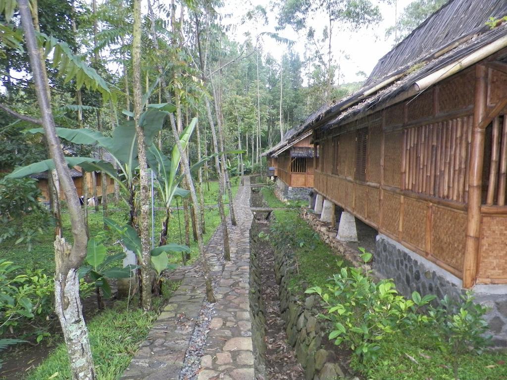 Villa Kampung Karuhun Sutan Raja Bandung Dış mekan fotoğraf