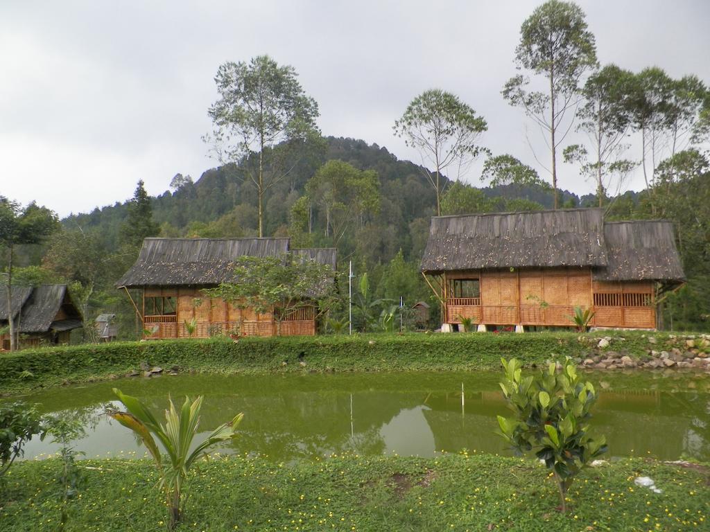 Villa Kampung Karuhun Sutan Raja Bandung Dış mekan fotoğraf